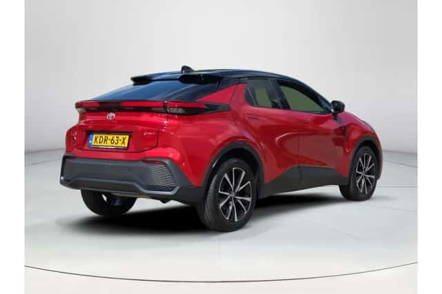 Toyota C-HR (2024) thumbnail 5