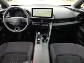 Toyota C-HR (2024) thumbnail 9