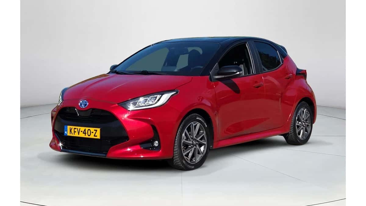 Toyota Yaris (2023) — foto 1