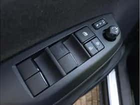 Toyota Yaris Cross (2024) thumbnail 33