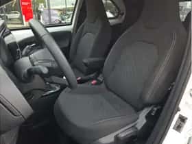 Toyota Aygo X (2024) thumbnail 10