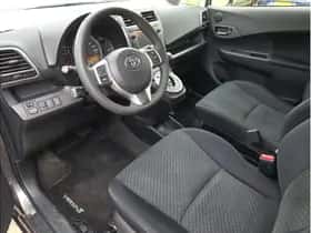 Toyota Verso-S (2012) thumbnail 15