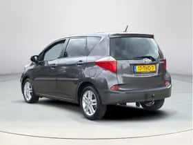 Toyota Verso-S (2012) thumbnail 3