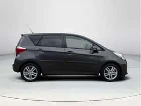 Toyota Verso-S (2012) thumbnail 6