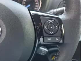 Toyota Yaris (2018) thumbnail 16