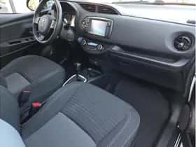 Toyota Yaris (2018) thumbnail 17