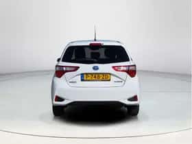 Toyota Yaris (2018) thumbnail 4