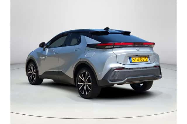 Toyota C-HR (2025) thumbnail 3
