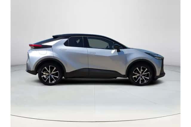 Toyota C-HR (2025) thumbnail 6