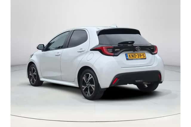 Toyota Yaris (2025) thumbnail 3