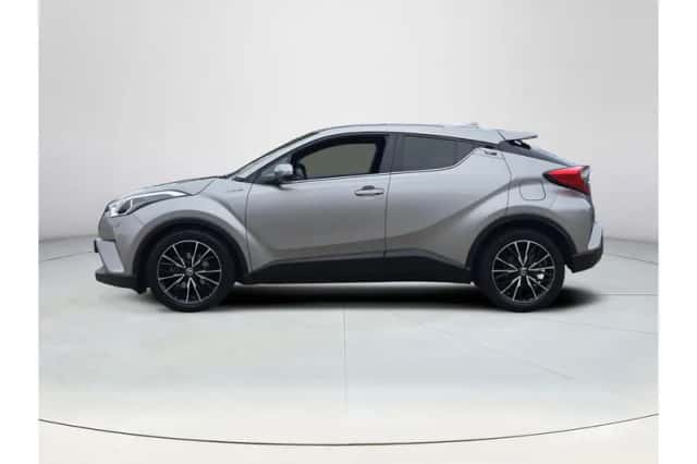 Toyota C-HR (2018) thumbnail 2