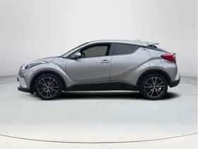 Toyota C-HR (2018) thumbnail 2