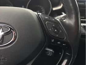 Toyota C-HR (2018) thumbnail 17