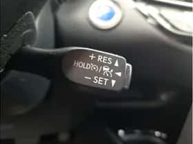 Toyota C-HR (2018) thumbnail 27