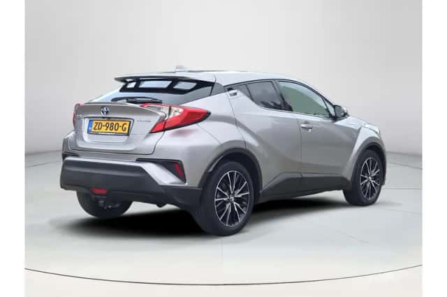 Toyota C-HR (2018) thumbnail 5