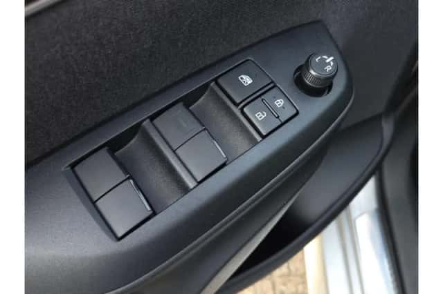 Toyota Yaris (2024) thumbnail 5