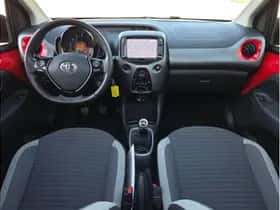 Toyota Aygo (2019) thumbnail 9