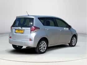 Toyota Verso-S (2015) thumbnail 5