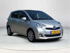 Toyota Verso-S (2015) thumbnail 7