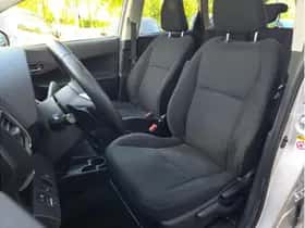 Toyota Verso-S (2015) thumbnail 10