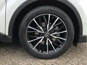Toyota C-HR (2020) thumbnail 14