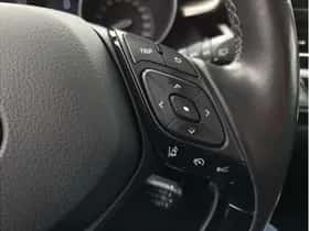 Toyota C-HR (2020) thumbnail 18