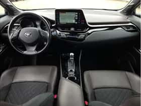 Toyota C-HR (2020) thumbnail 9