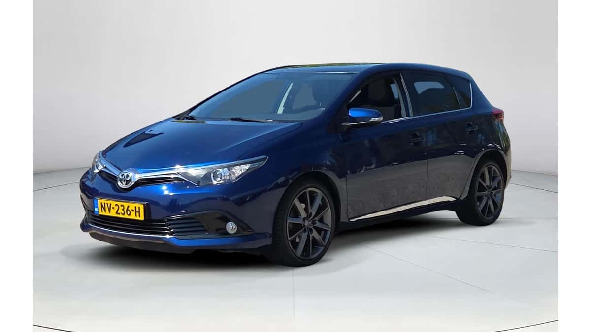 Toyota Auris (2017) — foto 1