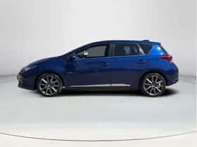 Toyota Auris (2017) thumbnail 2