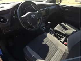 Toyota Auris (2017) thumbnail 15