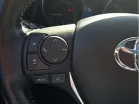 Toyota Auris (2017) thumbnail 16
