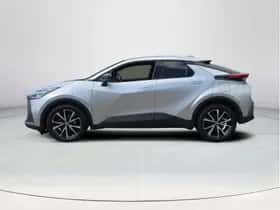 Toyota C-HR (2024) thumbnail 2