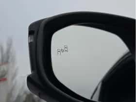 Toyota C-HR (2024) thumbnail 13