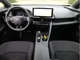 Toyota C-HR (2024) thumbnail 9