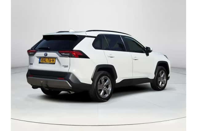Toyota RAV4 (2023) thumbnail 5