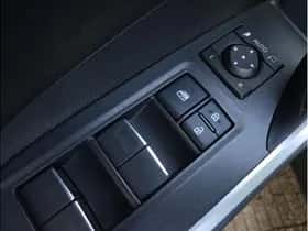 Toyota RAV4 (2022) thumbnail 36