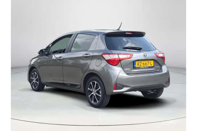 Toyota Yaris (2018) thumbnail 3