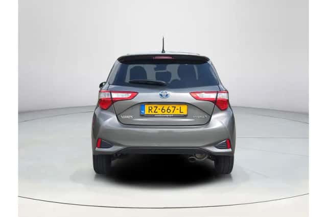 Toyota Yaris (2018) thumbnail 4