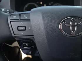 Toyota C-HR (2025) thumbnail 16