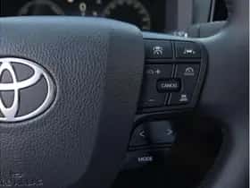 Toyota C-HR (2025) thumbnail 18