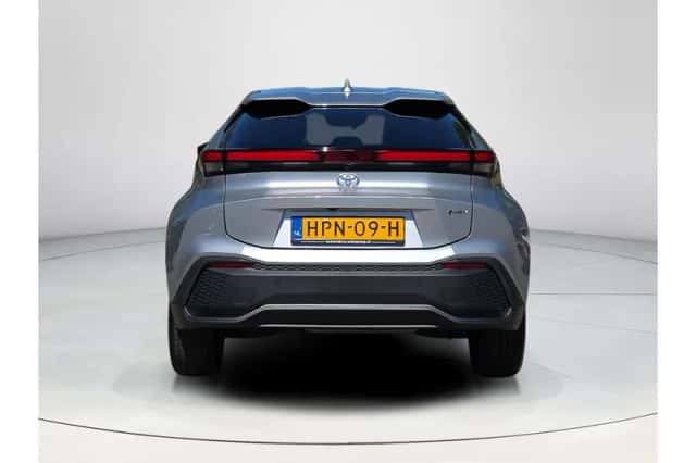 Toyota C-HR (2025) thumbnail 4