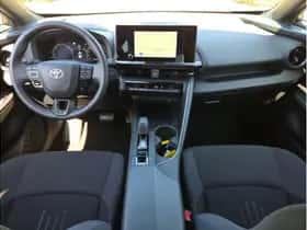 Toyota C-HR (2025) thumbnail 9