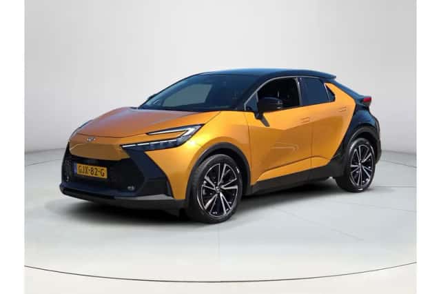 Toyota C-HR (2024) thumbnail 1
