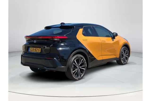 Toyota C-HR (2024) thumbnail 5