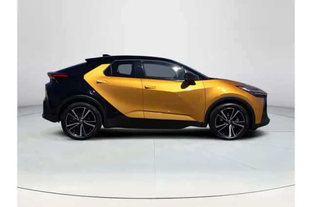 Toyota C-HR (2024) thumbnail 6