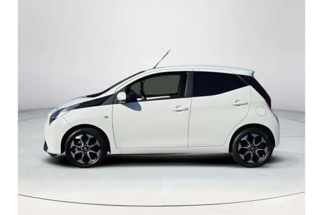 Toyota Aygo (2020) thumbnail 2