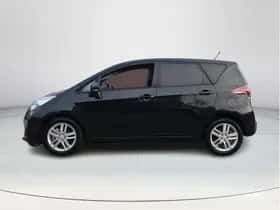 Toyota Verso-S (2015) thumbnail 2