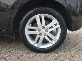 Toyota Verso-S (2015) thumbnail 13
