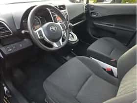 Toyota Verso-S (2015) thumbnail 14