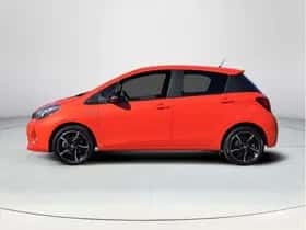 Toyota Yaris (2016) thumbnail 2